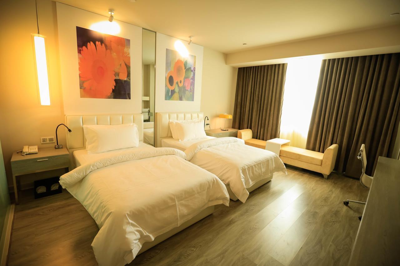 Metropolo Jin Jiang Hotels Turpan Administrative The Heart Of Pai Exterior foto